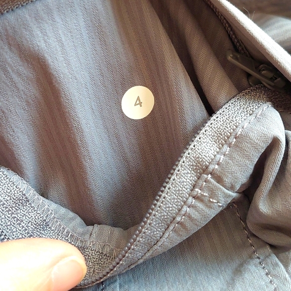 Lululemon Yoga Camp Crop - Picture 16 of 16